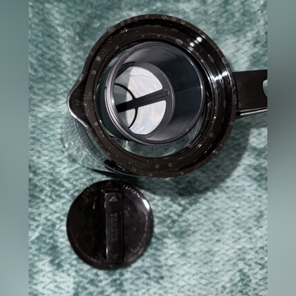 Takeya Deluxe Cold Brew Iced Coffee Maker 1 Quart Black - Picture 5 of 7